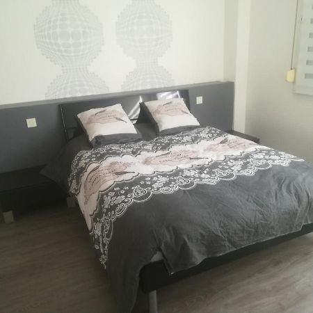 Logement De Plein Pied A Mirecourt Exterior photo
