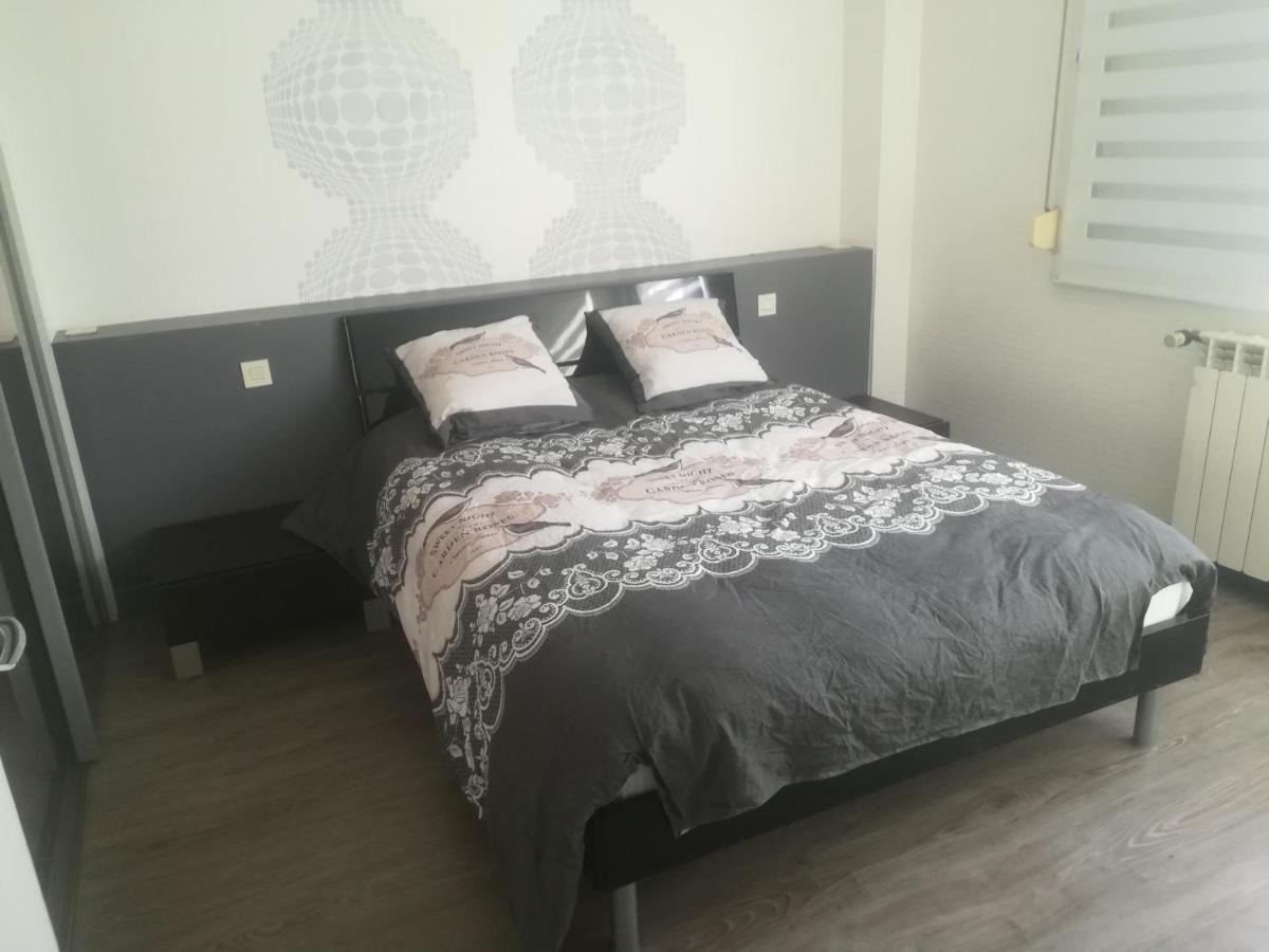 Logement De Plein Pied A Mirecourt Exterior photo